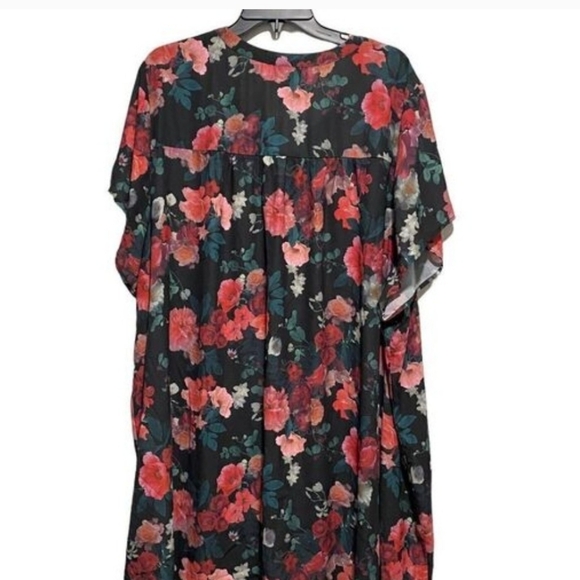 Torrid Women's Short Sleeve Georgette Hi-Low Tunic‎ Blouse Top 5X Black Floral - Picture 2 of 7